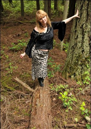 18 year old girl Nicole Ray showing off her tits and twat on golf course